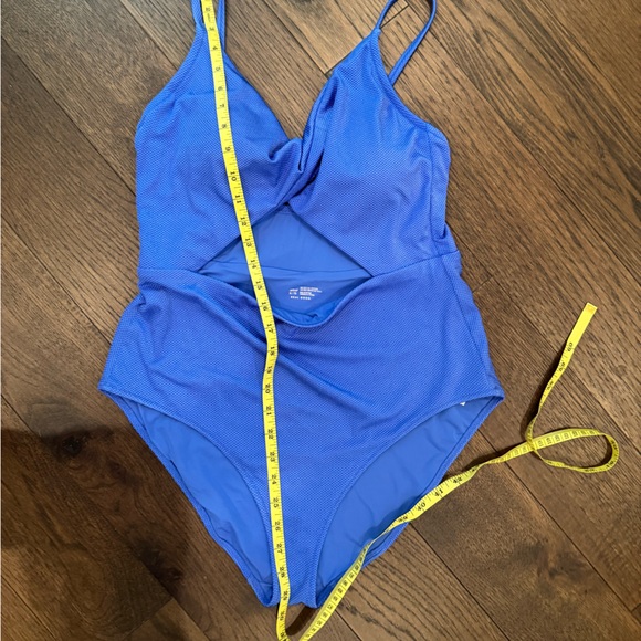 Aerie Shine Pique Twist Scoop One Piece Swimsuit - Picture 9 of 11